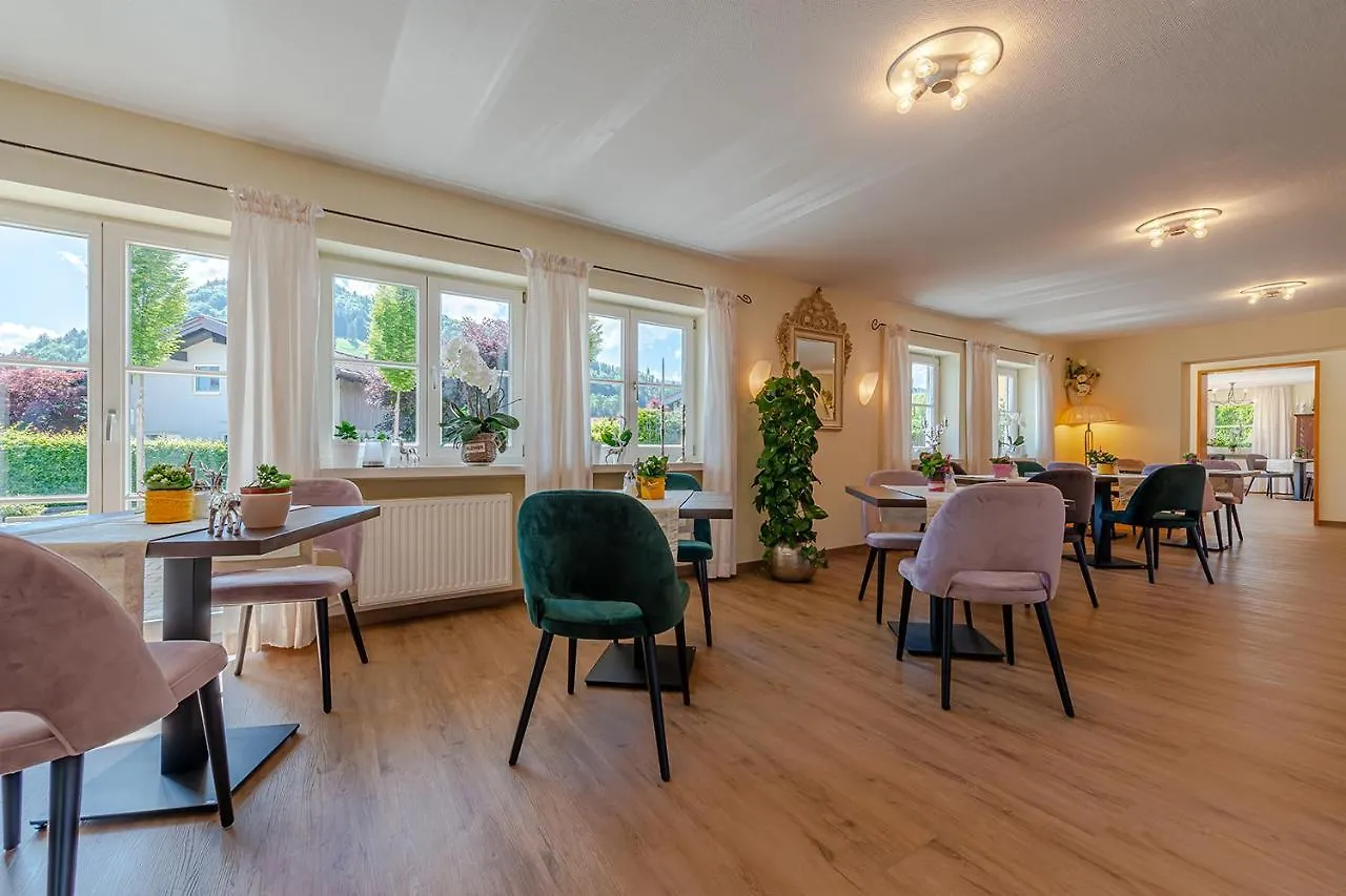 Hotel Neudeck Оберштауфен